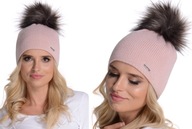 Dámska čiapka PINK JENOT A1 s kožušinovou brmbolcom Dámska čiapka PINK JENOT A1 s kožušinovou brmbolcom