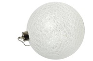 Guľové LED svietidlo biele osvetlené na okno domu