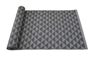 Bavlnený koberec 60x140 so sivými trojuholníkmi