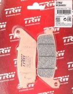 BRZDOVÉ DESTIČKY PREDNÉ TRW Triumph 865 Bonneville 05- BRZDOVÉ DESTIČKY PREDNÉ TRW Triumph 865 Bonneville 05-