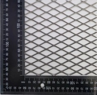 Expandovaná a ťahaná ozdobná oceľová sieť, hrúbka 1,5mm, 125x50cm, sieťka (32x14) Expandovaná a ťahaná ozdobná oceľová sieť, hrúbka 1,5mm, 125x50cm, sieťka (32x14)