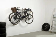 Držiak na 2 bicykle.Sklopný nástenný vešiak UW02 Držiak na 2 bicykle.Sklopný nástenný vešiak UW02