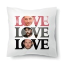 BIELY VANKÚŠ ZA DARČEK PRE FANOUŠKU TOM HARDY Prevedenia