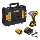 Rázový uťahovák 1/2'' 18V 2x5,0Ah DCF900P2T-QW