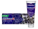 Zmiešajte med 3D White Luxe zubnú pastu s dreveným uhlím