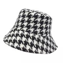 Čiapka bucket, dámska zimná čiapka houndstooth kockovaná, čierno-biela