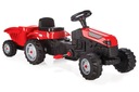 Červený pedálový traktor s prívesom