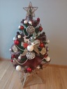 Vianočný stromček na kmeni, ozdobený ozdobami, 80-90 cm, s LED svetielkami