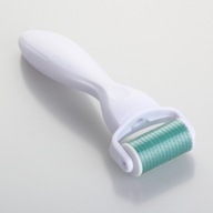 Strie proti celulitíde Body Derma Roller 400 ihiel 1,5 m