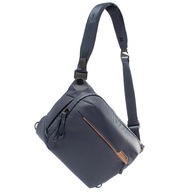 Peak Design Everyday Sling 6L v2 Midnight Bag modrá Peak Design Everyday Sling 6L v2 Midnight Bag modrá