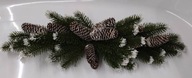Vianočná dekorácia so šiškami 70x25cm CHOMIK