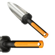 ÚZKA OCEĽOVÁ LOPATKA 28 MM PREMIUM SADZÁČE FISKARS PRIEVANIE V ZÁHRADE