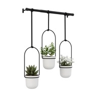 Čierny závesný stojan na kvety s kvetináčmi TRIFLORA Umbra Čierny závesný stojan na kvety s kvetináčmi TRIFLORA Umbra