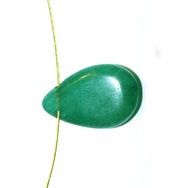Plochý smaragd so slzným otvorom