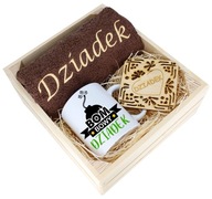 SKVELÝ DARČEK PRE DEDKA UTERÁK + KRABIČKA NA HRNKY SKVELÝ DARČEK PRE DEDKA UTERÁK + KRABIČKA NA HRNKY