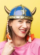 VIKÍNSKA prilba s vrkočmi VIKÍNSKA prilba s vrkočmi