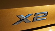 Nápis emblému X2 chróm pre BMW