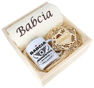 SKVELÝ DARČEK PRE BABIČKU UTERÁK + KRABIČKA NA HRNKY SKVELÝ DARČEK PRE BABIČKU UTERÁK + KRABIČKA NA HRNKY