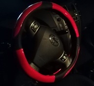 Športový poťah na volant auta 37-38 cm. Karbón, PU koža Športový poťah na volant auta 37-38 cm. Karbón, PU koža