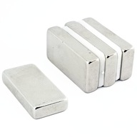 NEODYMOVÝ MAGNET 25x12,5x5 N38 - 4 KS NEODYMOVÝ MAGNET 25x12,5x5 N38 - 4 KS