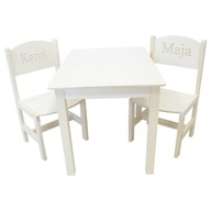 STOL + 2 STARŠIE PLNÉ STOLIČKY + GRAVÍR MENA STOL + 2 STARŠIE PLNÉ STOLIČKY + GRAVÍR MENA