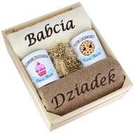SÚPRAVA UTERÁKOV A HRNÍČKOV DARČEK BABKA DEDKO SÚPRAVA UTERÁKOV A HRNÍČKOV DARČEK BABKA DEDKO