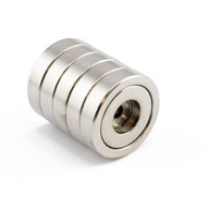 NEODYMOVÝ MAGNET B20L S OTVOROM 8/3,1 V PÚDE - SILNÝ - KAPACITA 10 KG NEODYMOVÝ MAGNET B20L S OTVOROM 8/3,1 V PÚDE - SILNÝ - KAPACITA 10 KG