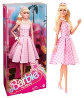 Bábika Barbie z filmu Margot Robbie v bielo-ružových šatách