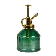 Zeleno-zlatý rozprašovač vody a parfumov.Sklenený rozprašovač vo vintage štýle