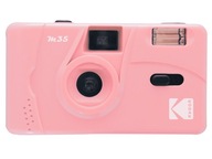 Ružový analógový 35 mm film fotoaparátu KODAK M35