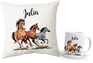 Súprava Vankúš + Hrnček HORSE + VAŠE MENO Súprava Vankúš + Hrnček HORSE + VAŠE MENO