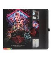 Stranger Things Notes vydávajúce sa za VHS kazetu, formát A5 Stranger Things Notes vydávajúce sa za VHS kazetu, formát A5