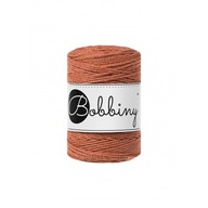 Krútená 3-pramenná bavlnená šnúra Bobbiny 3ply Macrame Rope / Terracotta Krútená 3-pramenná bavlnená šnúra Bobbiny 3ply Macrame Rope / Terracotta