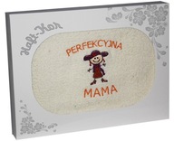 VYŠÍVANÝ UTERÁK PRE MAMIČKU 70x140 DARČEKOVÁ KRABIČKA VYŠÍVANÝ UTERÁK PRE MAMIČKU 70x140 DARČEKOVÁ KRABIČKA