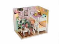 Drevený domček pre bábiky s LED svietiacim nábytkom