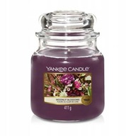 Moonlit Blossoms Yankee Candle - stredná sviečka Moonlit Blossoms Yankee Candle - stredná sviečka