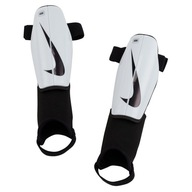 Chrániče holene Nike Charge DX4610-100 biele L Chrániče holene Nike Charge DX4610-100 biele L