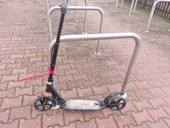 Spony na putá na kolobežky žltý zámok žltý biely zámok biely čierny Spony na putá na kolobežky žltý zámok žltý biely zámok biely čierny
