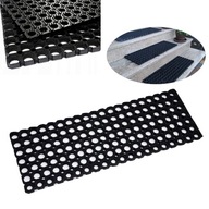 Gumová rohožka na schodisko 30 x 100 cm 22 mm vonkajšia hrúbka Gumová rohožka na schodisko 30 x 100 cm 22 mm vonkajšia hrúbka