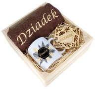 SKVELÝ DARČEK PRE DEDKA UTERÁK + KRABIČKA NA HRNKY SKVELÝ DARČEK PRE DEDKA UTERÁK + KRABIČKA NA HRNKY