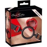 Čierny roubík s otvorom na ústa - na hru BDSM - Bad Kitty Čierny roubík s otvorom na ústa - na hru BDSM - Bad Kitty