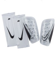 Pánske futbalové chrániče holení Nike M Pánske futbalové chrániče holení Nike M