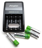 Nabíjačka Ni-MH batérií Energizer Maxi +4xR6 Nabíjačka Ni-MH batérií Energizer Maxi +4xR6