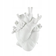 Anatomická socha srdcovej kvetinovej vázy zo živice