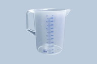 Odmerka 5000ml, PP, 2 stupnice, uzavretá rukoväť, priehľadná Odmerka 5000ml, PP, 2 stupnice, uzavretá rukoväť, priehľadná