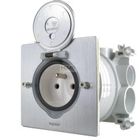 Hermetická podlahová zásuvka INOX Legrand IP44 Hermetická podlahová zásuvka INOX Legrand IP44