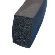 Porézne gumové tesnenie/penový profil 30x30mm