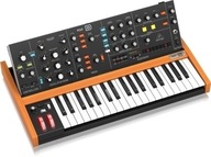 Analógový syntetizátor Behringer POLY D