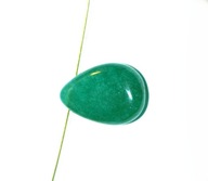 Plochý smaragd so slzným otvorom