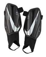 Futbalové chrániče holení Nike Charge r.L Futbalové chrániče holení Nike Charge r.L